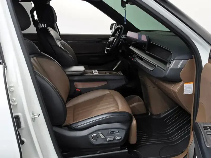 2023 Kia EV9 с пробегом 47 924 км