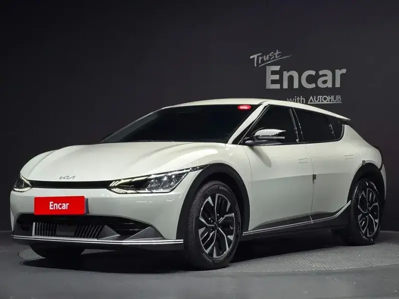 2023 Kia EV6 с пробегом 42 427 км
