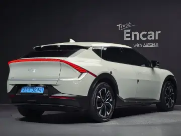 2023 Kia EV6 с пробегом 42 427 км