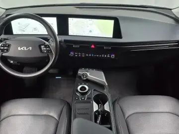 2023 Kia EV6 с пробегом 42 427 км