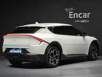 2023 Kia EV6 с пробегом 14 642 км