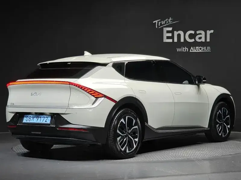 2023 Kia EV6 с пробегом 14 642 км