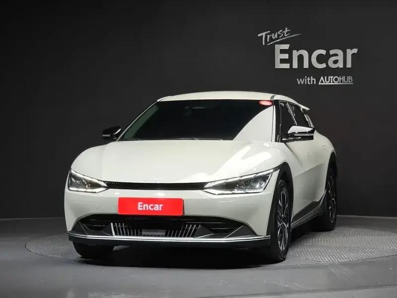 2023 Kia EV6 с пробегом 14 642 км
