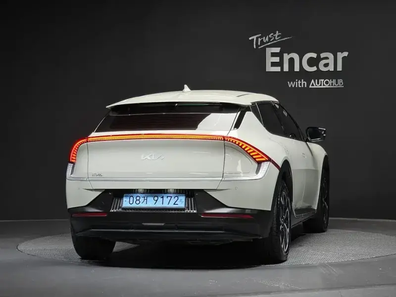 2023 Kia EV6 с пробегом 14 642 км