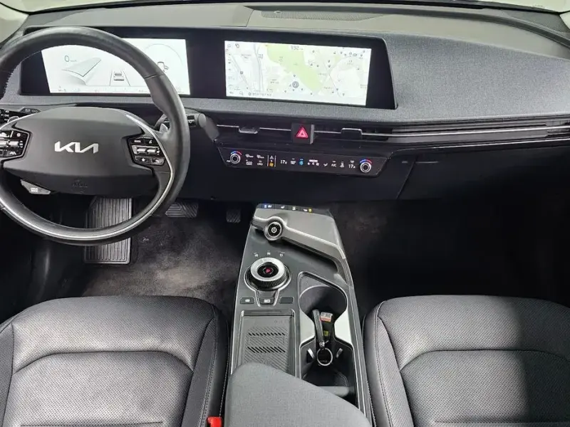 2023 Kia EV6 с пробегом 14 642 км