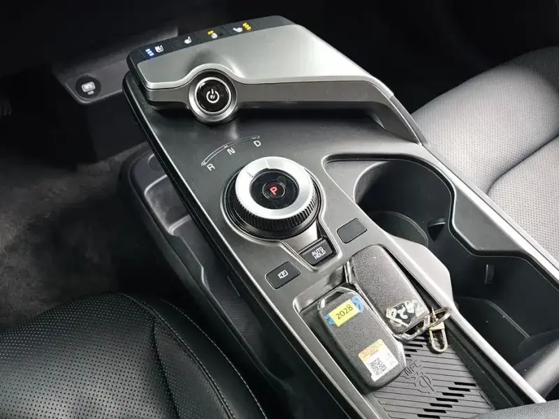 2023 Kia EV6 с пробегом 14 642 км