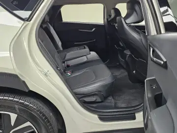 2023 Kia EV6 с пробегом 14 642 км