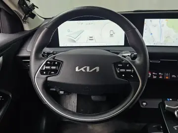 2023 Kia EV6 с пробегом 14 642 км