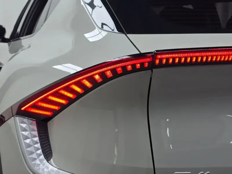 2023 Kia EV6 с пробегом 42 427 км