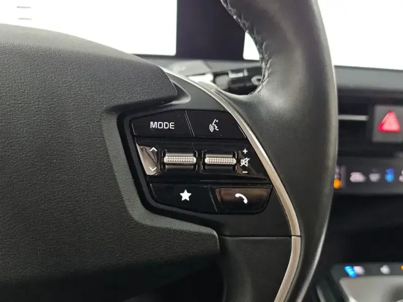 2023 Kia EV6 с пробегом 14 642 км