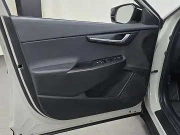 2023 Kia EV6 с пробегом 42 427 км
