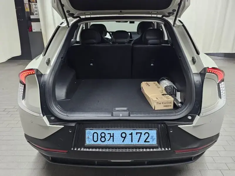 2023 Kia EV6 с пробегом 14 642 км