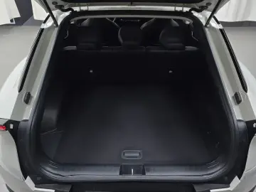 2023 Kia EV6 с пробегом 42 427 км