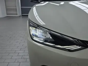 2023 Kia EV6 с пробегом 14 642 км