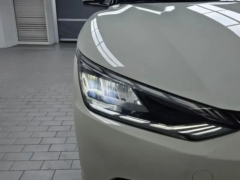 2023 Kia EV6 с пробегом 14 642 км