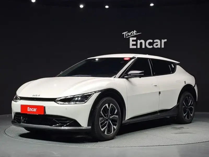 2023 Kia EV6 с пробегом 50 447 км
