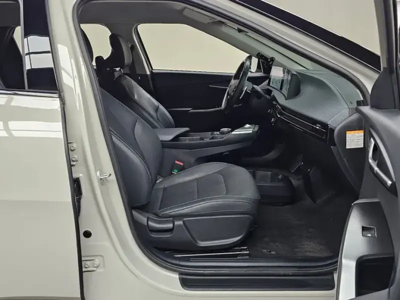 2023 Kia EV6 с пробегом 14 642 км