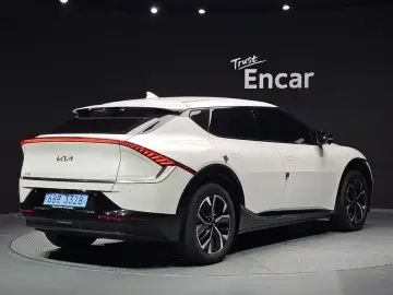 2023 Kia EV6 с пробегом 50 447 км