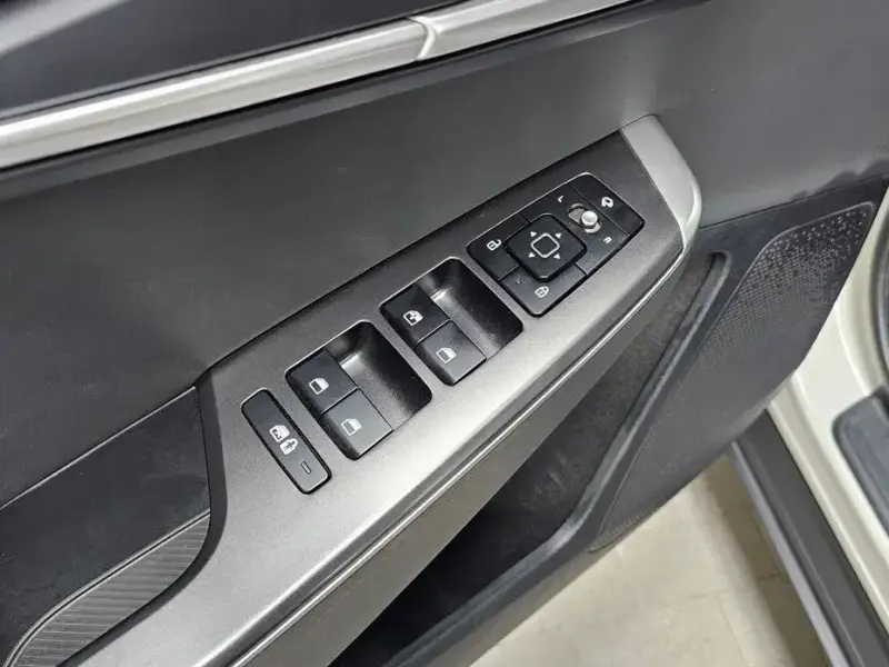 2023 Kia EV6 с пробегом 14 642 км