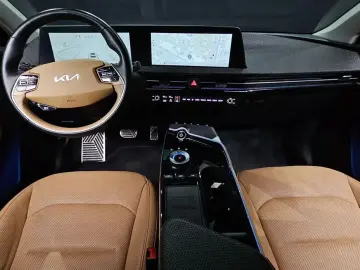 2023 Kia EV6 с пробегом 50 447 км