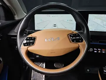 2023 Kia EV6 с пробегом 50 447 км