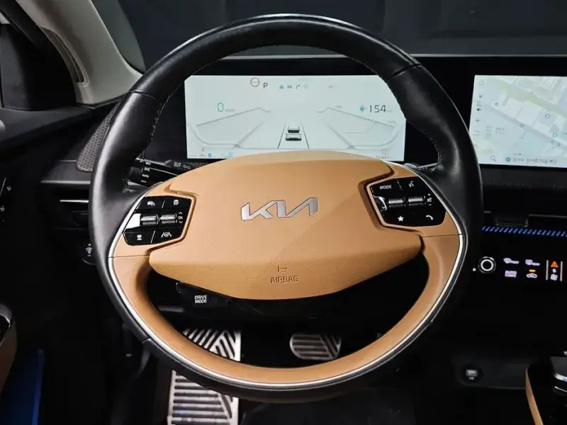 2023 Kia EV6 с пробегом 50 447 км