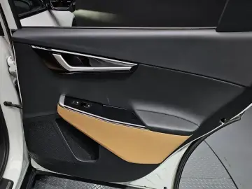 2023 Kia EV6 с пробегом 50 447 км
