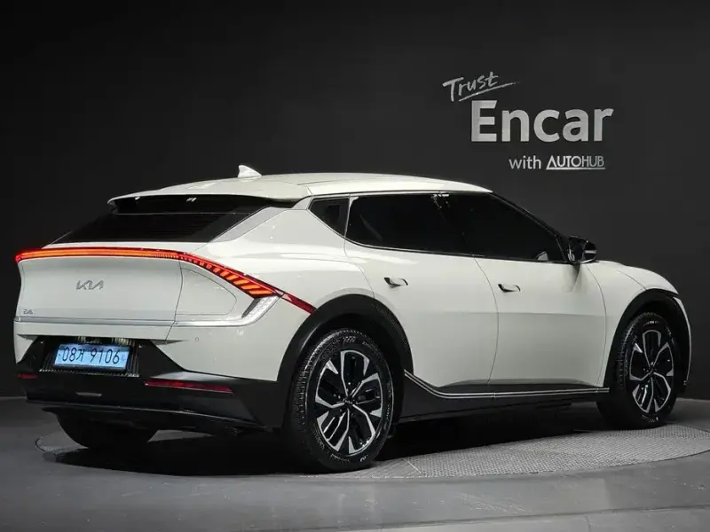 2023 Kia EV6 с пробегом 14 380 км