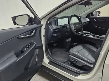 2023 Kia EV6 с пробегом 14 380 км