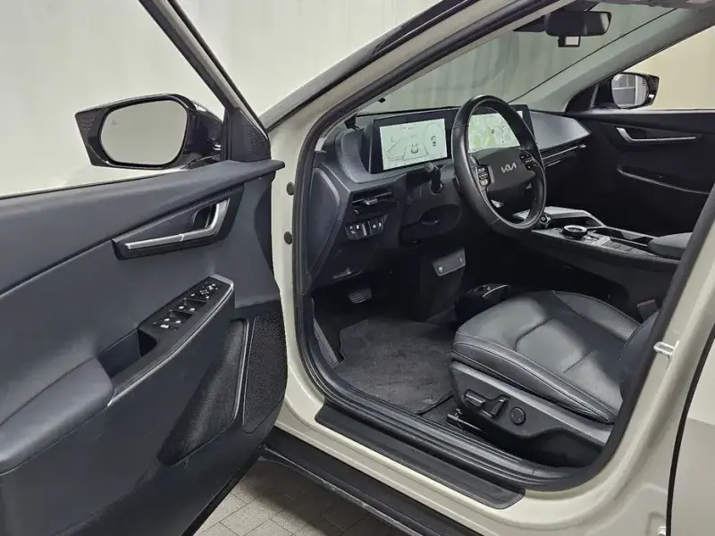 2023 Kia EV6 с пробегом 14 380 км