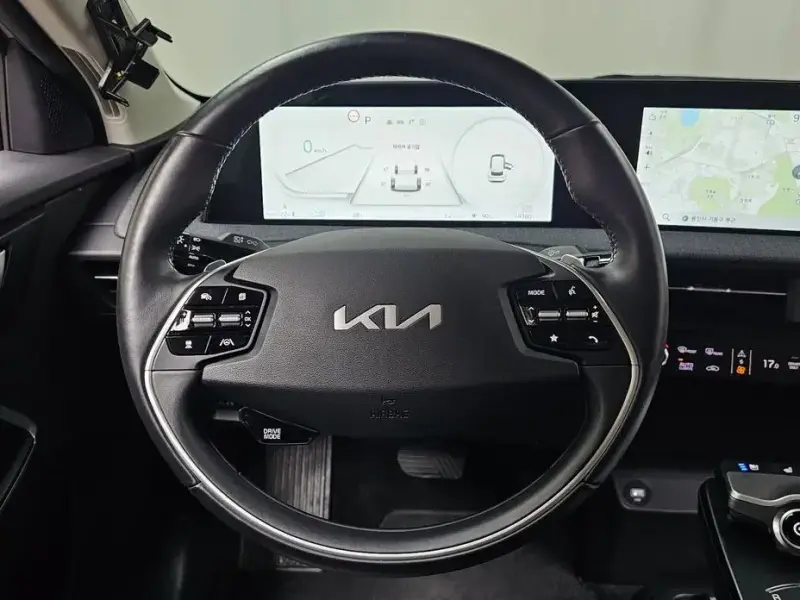 2023 Kia EV6 с пробегом 14 380 км
