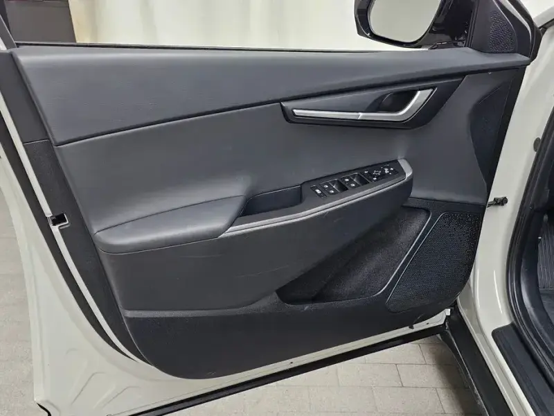 2023 Kia EV6 с пробегом 14 380 км