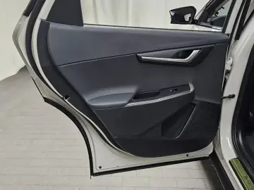 2023 Kia EV6 с пробегом 14 380 км