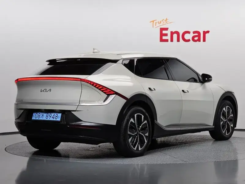 2023 Kia EV6 с пробегом 16 683 км