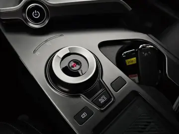 2023 Kia EV6 с пробегом 16 683 км