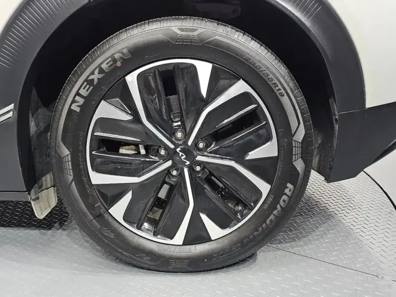 2023 Kia EV6 с пробегом 16 683 км