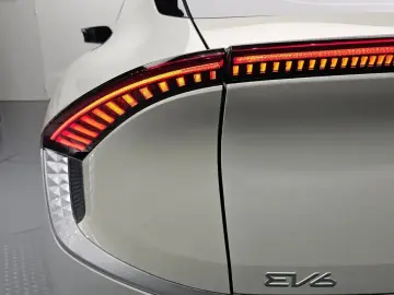 2023 Kia EV6 с пробегом 16 683 км