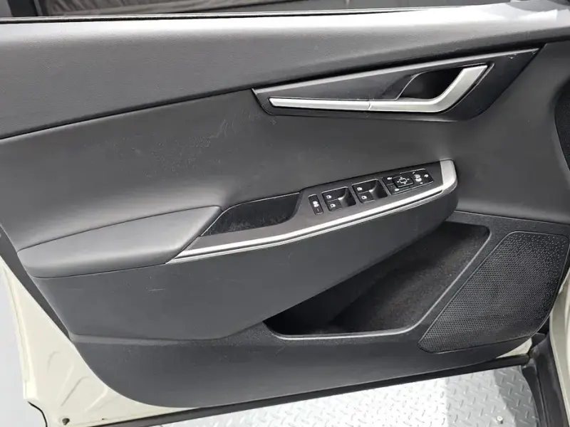 2023 Kia EV6 с пробегом 16 683 км