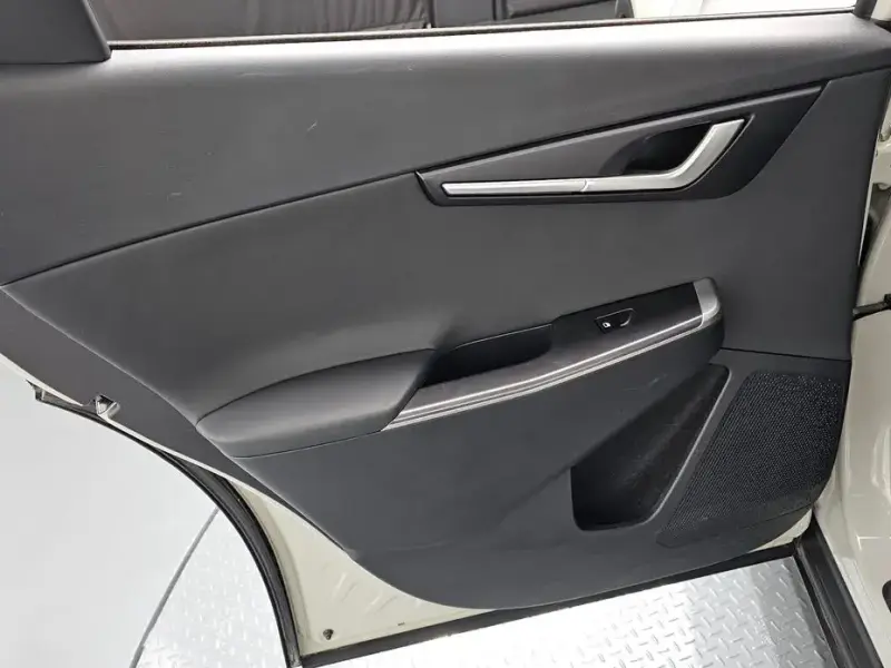 2023 Kia EV6 с пробегом 16 683 км