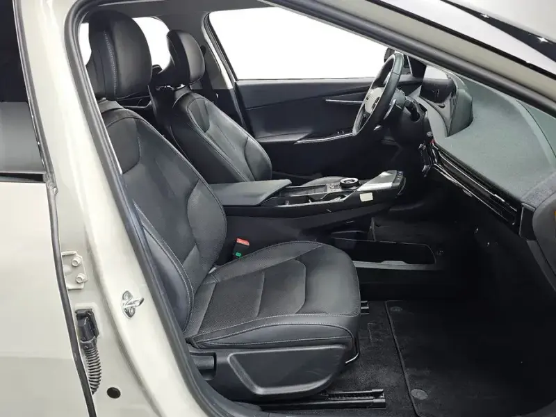 2023 Kia EV6 с пробегом 16 683 км