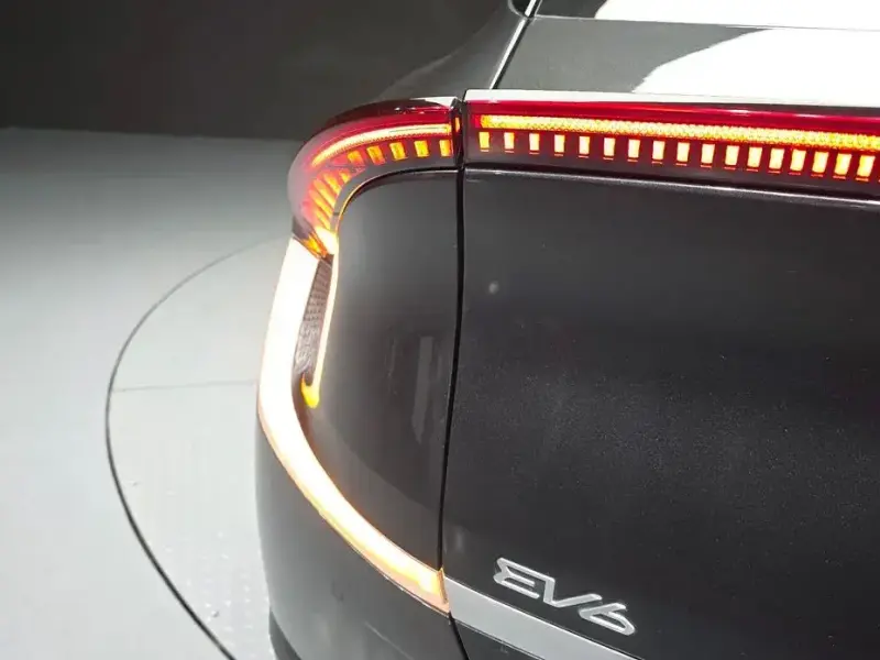 2022 Kia EV6 с пробегом 68 007 км