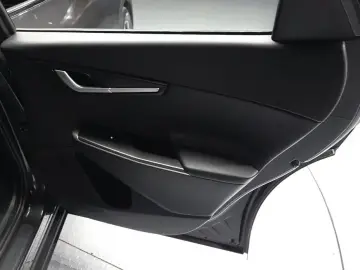 2022 Kia EV6 с пробегом 68 007 км