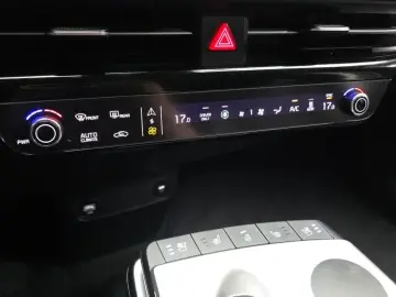 2022 Kia EV6 с пробегом 68 007 км