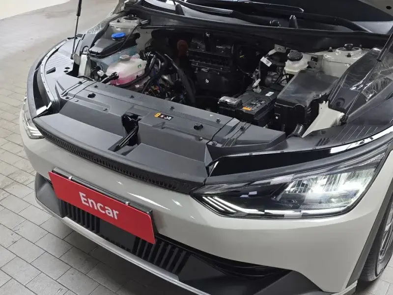 2023 Kia EV6 с пробегом 24 725 км