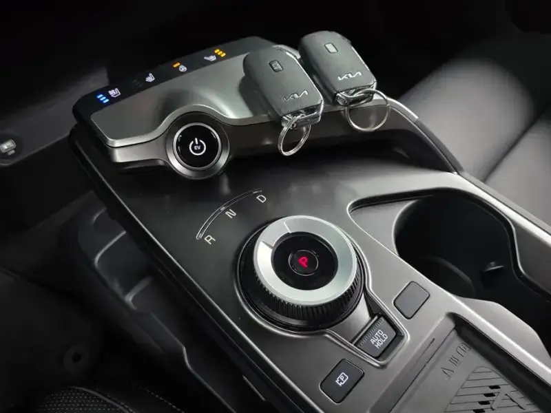 2023 Kia EV6 с пробегом 24 725 км
