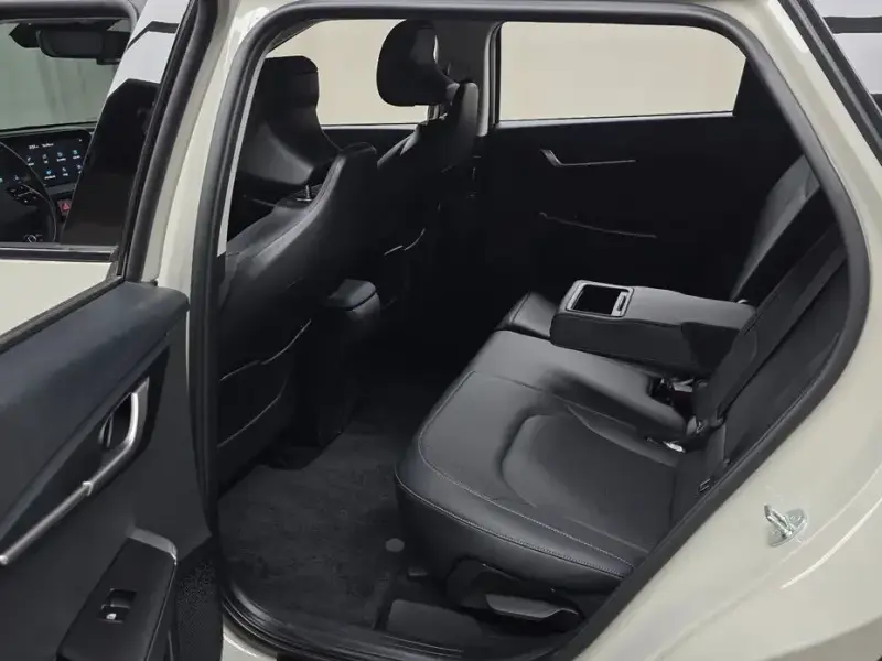 2023 Kia EV6 с пробегом 24 725 км