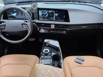 2022 Kia EV6 с пробегом 83 545 км