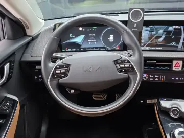 2022 Kia EV6 с пробегом 83 545 км
