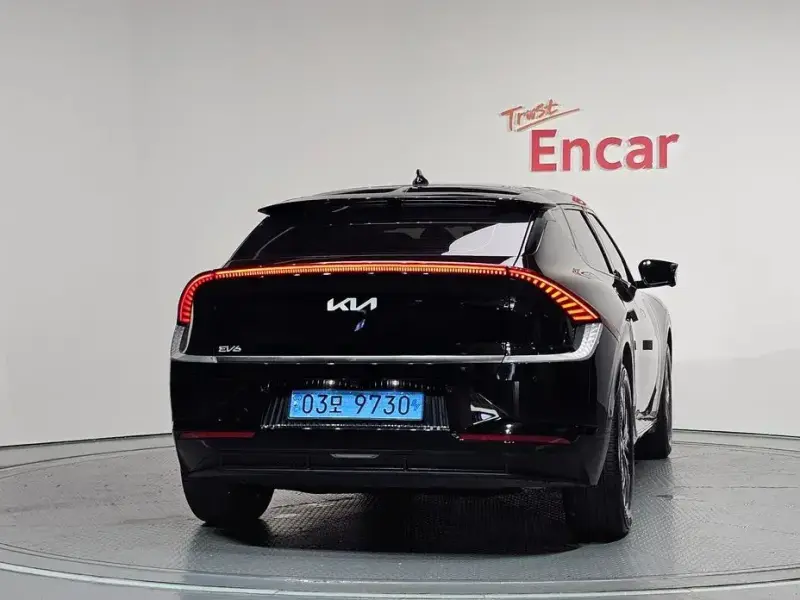 2023 Kia EV6 с пробегом 25 430 км