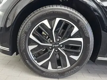 2023 Kia EV6 с пробегом 25 430 км